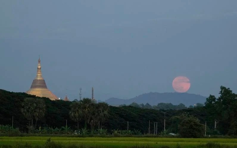 Supermoon clicked in Myanmar