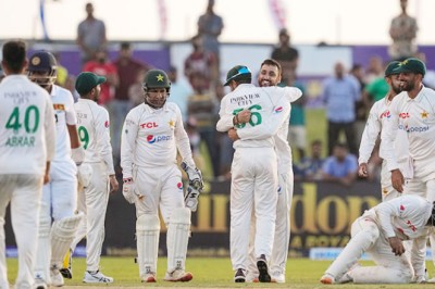 Spinners set up 131-run chase for Pakistan against Sri Lanka