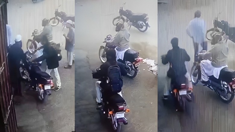 Robbers snatch motorbike at gunpoint in Karachi
