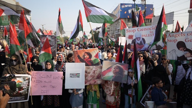 Thousands rally in Karachi to express solidarity with people of Palestine