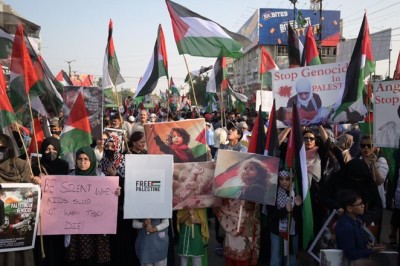Thousands rally in Karachi to express solidarity with people of Palestine