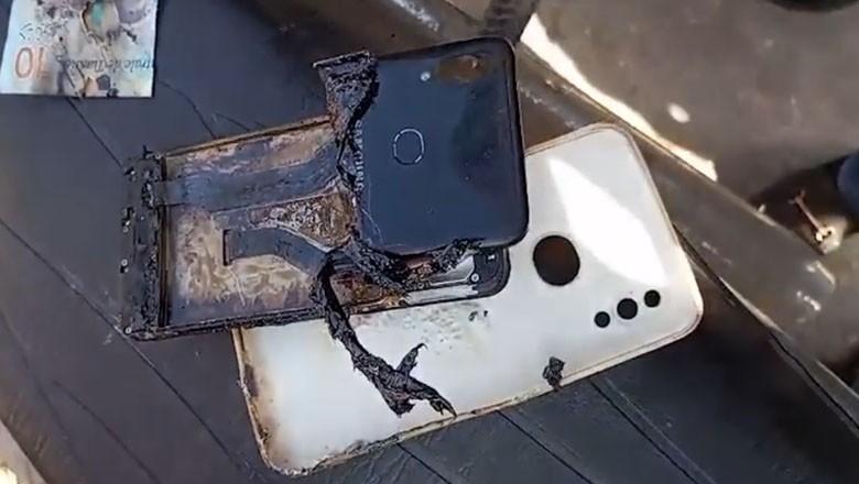 'Coat to warr gaya': Lawyer's phone explodes in coat