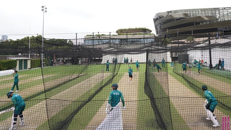 Pakistan cricket team begins practice in Sydney ahead of Sydney Test
