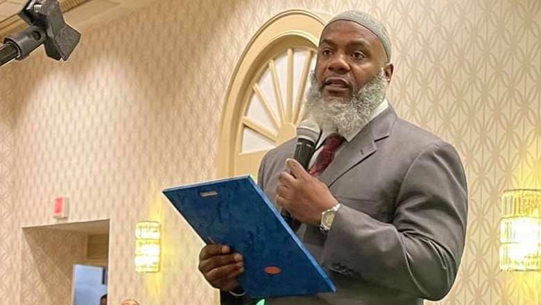 Imam shot dead outside US mosque