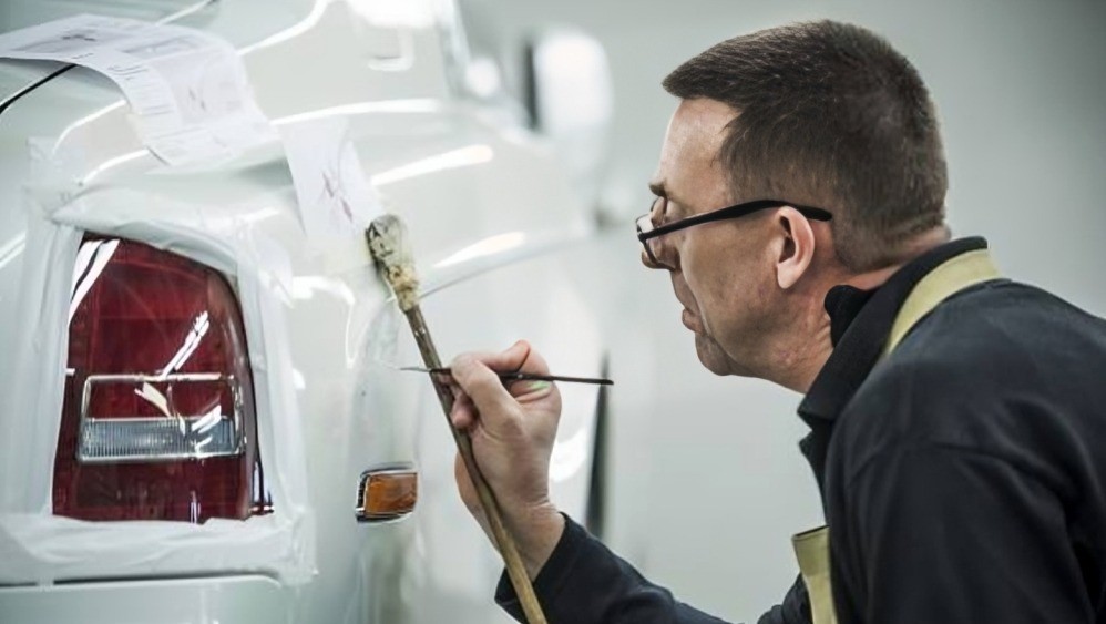 Did you know a single man paints pinstripes on all Rolls Royce cars by hand?