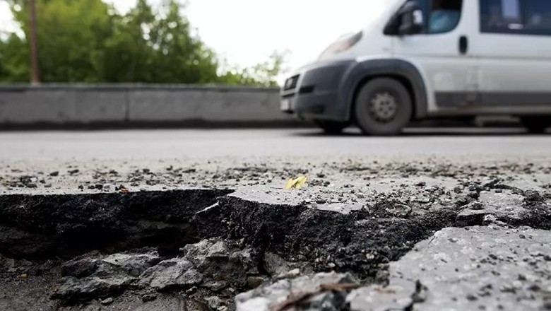 ‘Dead’ man comes back to life after ambulance hits pothole