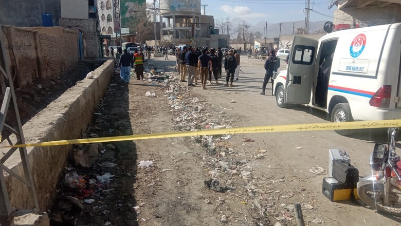 Three child scavengers among eight injured in Quetta trash heap blast