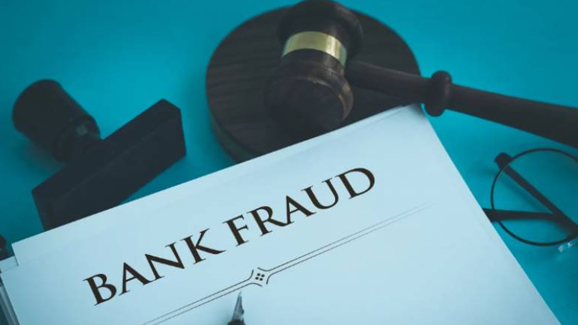 Bank manager 'robs' account holders of millions using fake documents in Karachi