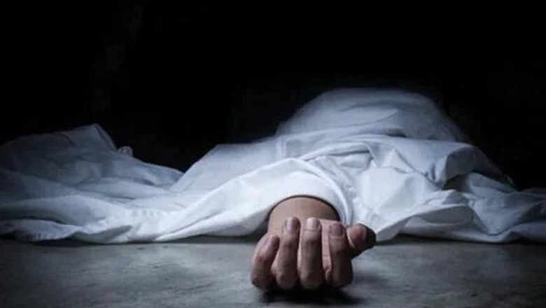 Woman stabs husband in sleep for forgetting her anniversary gift