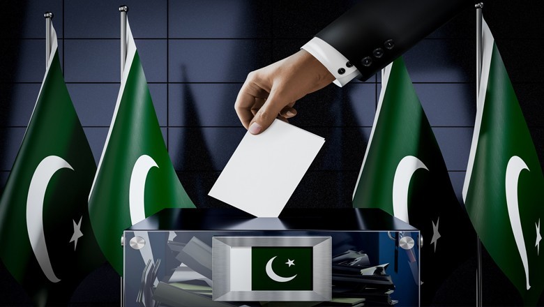 48% Pakistanis cast votes in Feb 8 polls on influential leaders' choice: survey