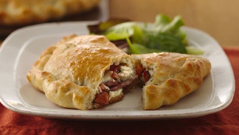 Make your Iftar Dastarkhwan tastier with Mini Shawarma Calzones