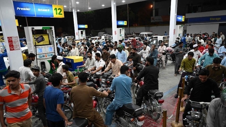 Petrol price likely to hit Rs290 per litre ahead of Eid-ul-Fitr