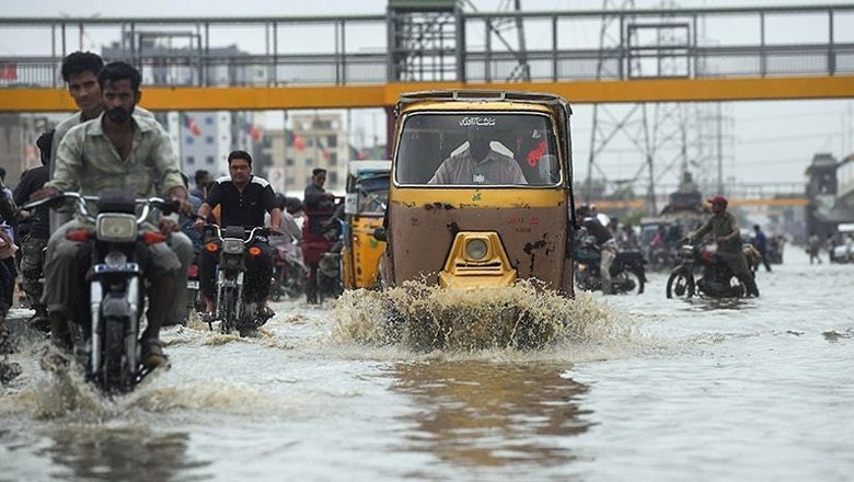 Heavy rain, thunderstorm expected to hit Karachi from tomorrow