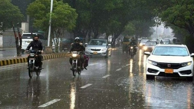 Weather turns pleasant as Karachi receives moderate to heavy showers