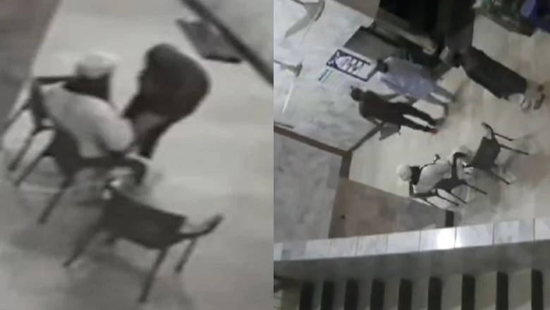 Armed dacoit loots worshippers inside mosque in Karachi