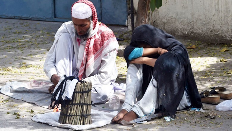 Every Pakistani owes over Rs285,000 in debt