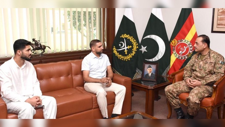 Amir Khan, Shahzaib Rind meet COAS Gen Asim at GHQ