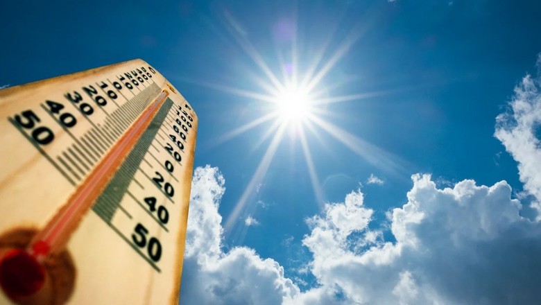 Three heatwaves expected in Pakistan in next 25 days