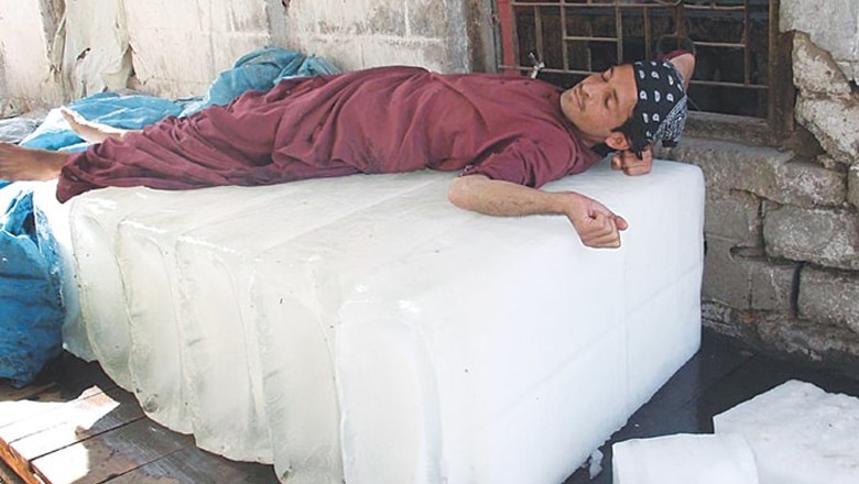 Karachi records hottest day of 2024 with mercury soaring to 42.5 degrees