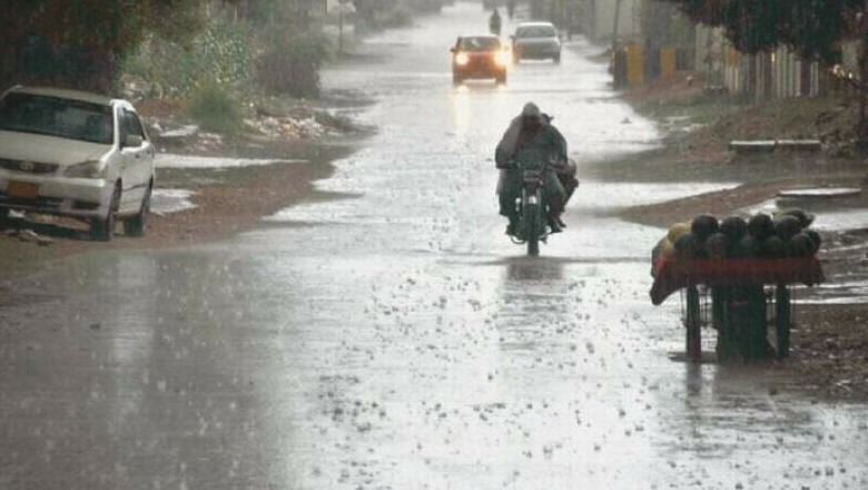 Parts of Karachi to receive drizzle today, forecasts MET office