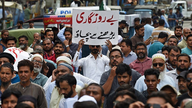 Almost 4.5 million young Pakistanis are unemployed: survey