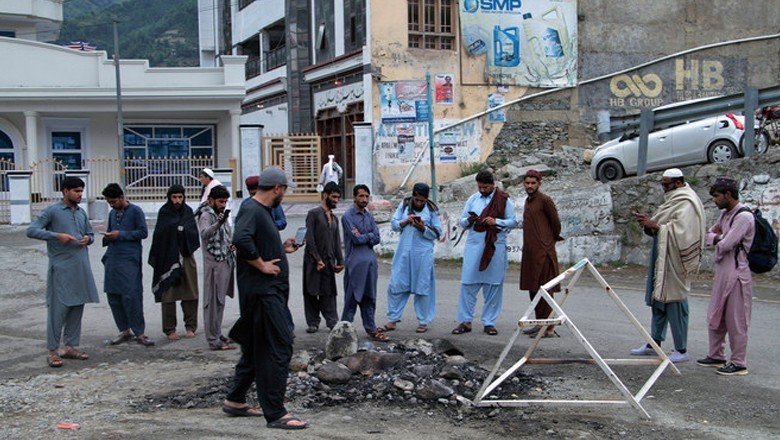 PTI govt in KP faces criticism for its silence over tourist mob lynching in Swat