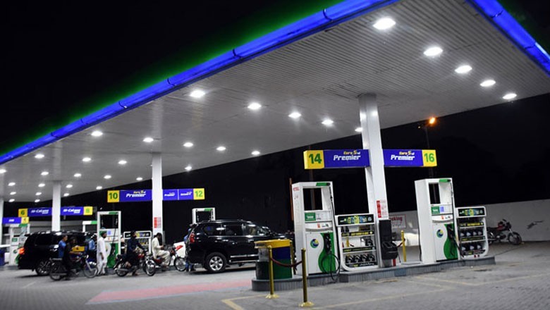 Bad news for inflation-hit people as petrol price likely to hike by Rs7 per litre
