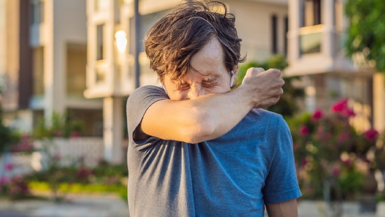 US man's intestines burst out of his body after sneezing at restaurant