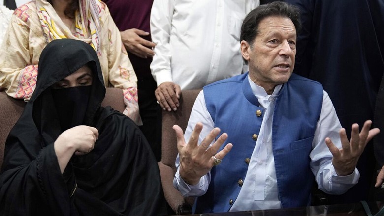 NAB court approves 8-day remand of Imran Khan, Bushra Bibi in Toshakhana case