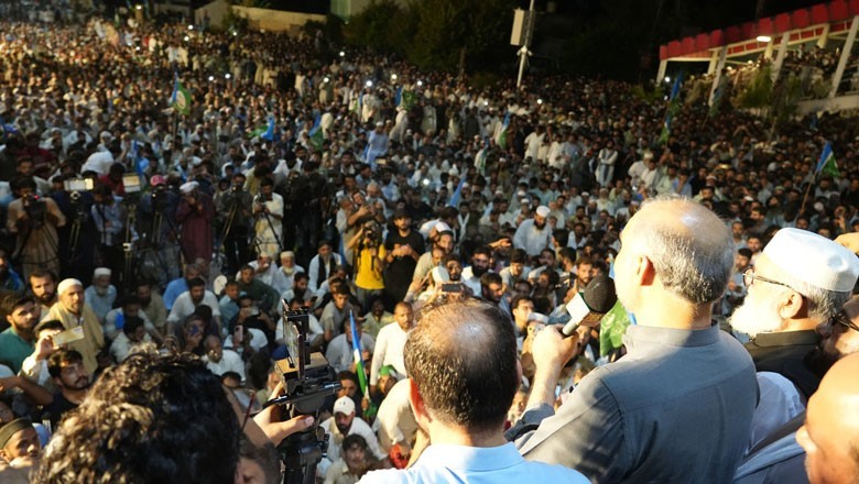 Islamabad remains sealed as JI sit-in enters second day
