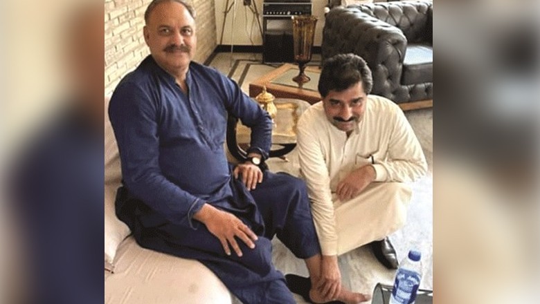 Sindh minister's brother tortures, humiliates NBP manager in Ghotki