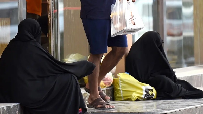 Naqvi assures Saudi envoy of crackdown on begging mafia travelling to the Kingdom