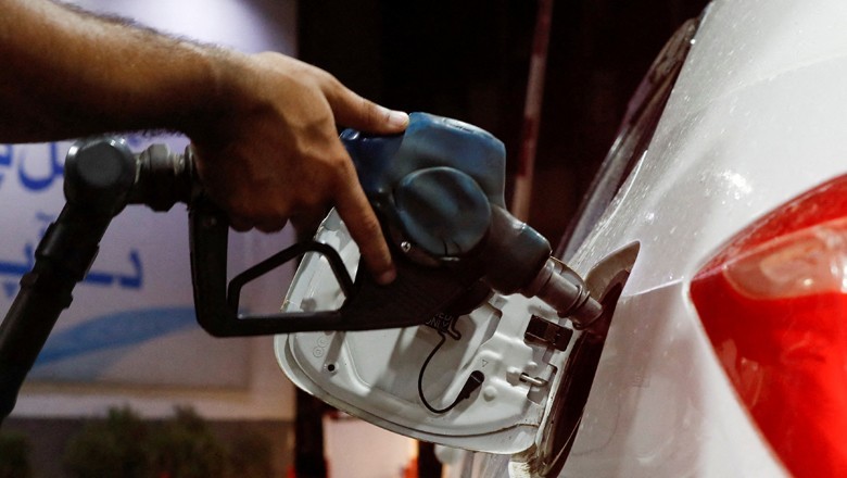 Pakistan slashes, petrol, diesel prices