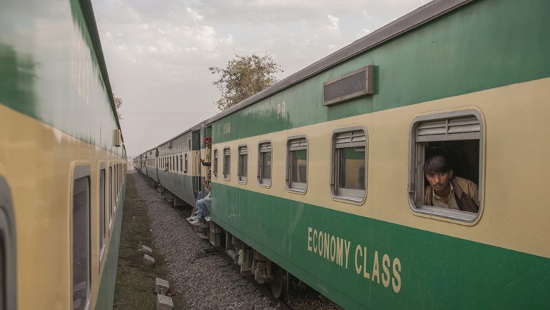 Elderly man commits suicide by stepping in front of train after receiving inflated electricity bill
