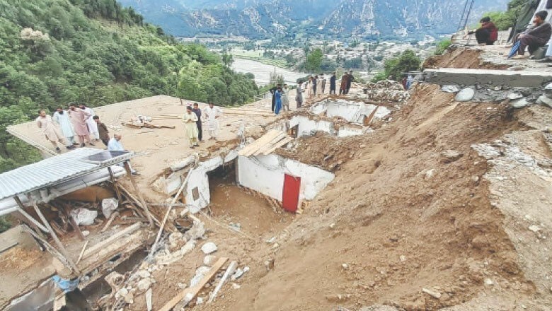 Ove 20 killed as heavy rains wreak havoc in Pakistan