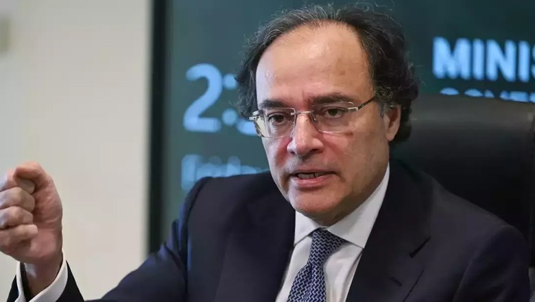 FinMin Aurangzeb refuses 'tax exemption' for businessmen