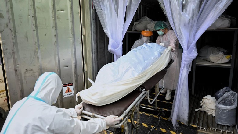 Dead bodies severely decompose at Khairpur hospital morgue due to non-functioning ACs