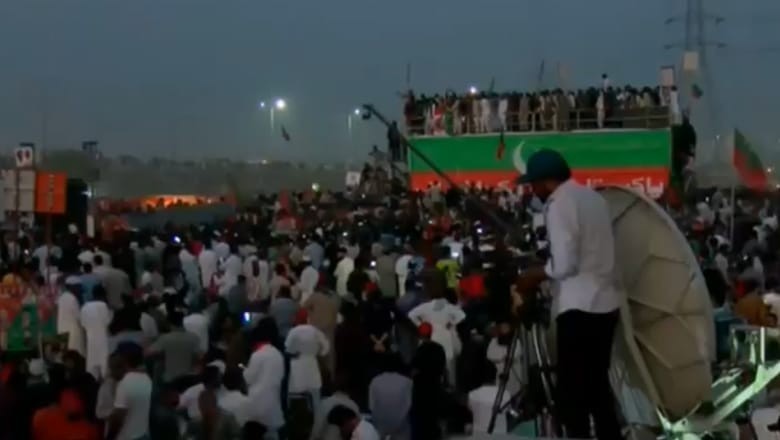 Police intervene after PTI rally in Lahore exceeds allotted time