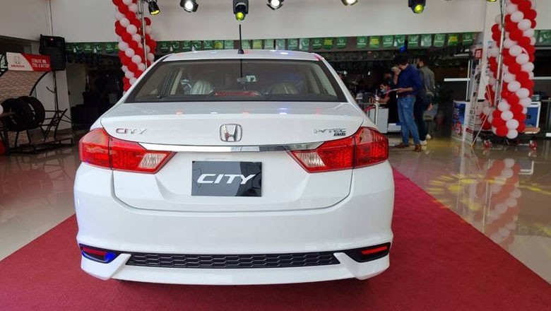 Govt spends Rs240 million on 25 Honda City cars for federal ministers