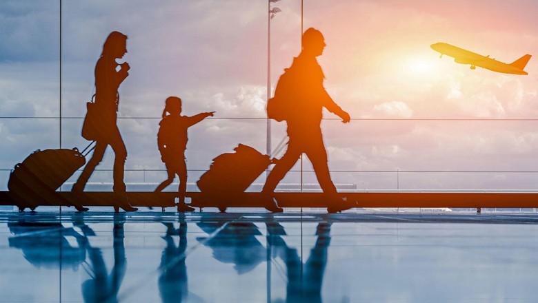 Couple travelling to Saudi Arabia along with their daughter for 'begging' arrested in Faisalabad