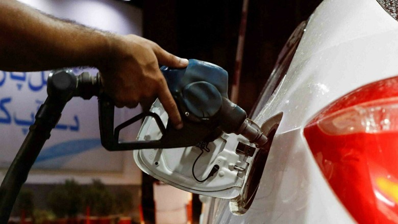 Pakistan announces reduction in fuel prices