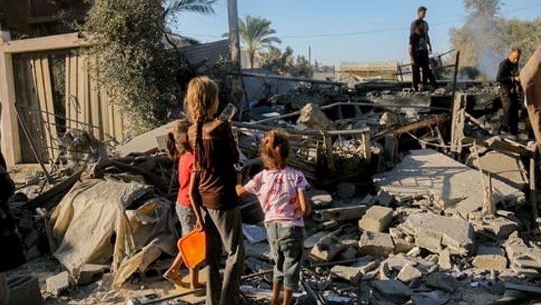 18 killed in Israeli air strike on Gaza mosque