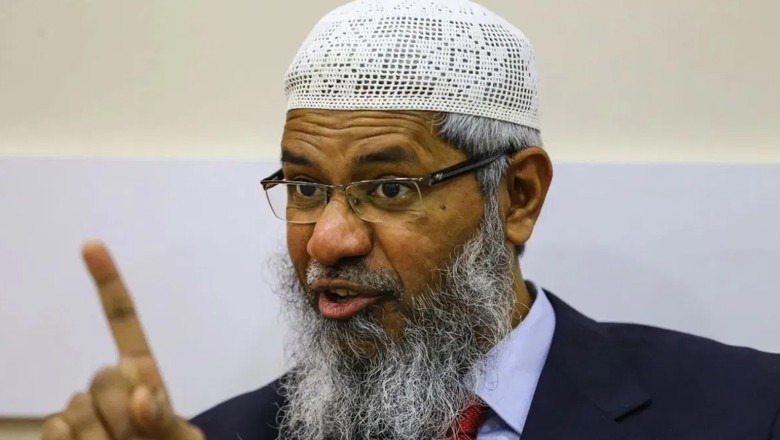 Dr. Zakir Naik slams PIA CEO over excess baggage charges, refuses 50pc discount