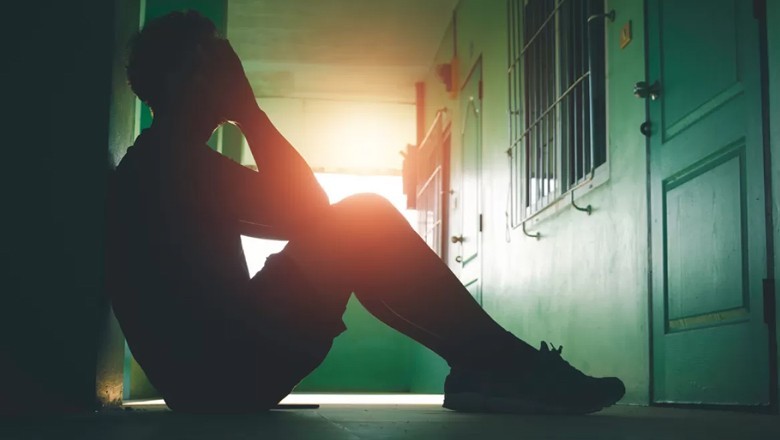 9th grade student commits suicide in Karachi over 'financial crisis'