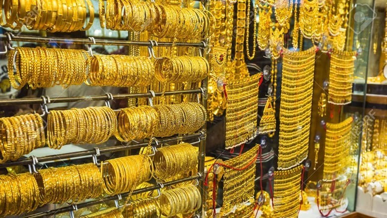 Gold prices continue to soar in local, international markets