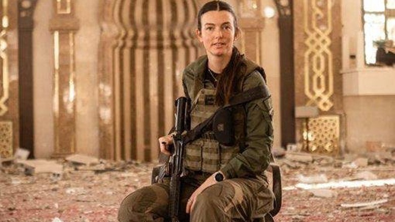Picture of female Israeli soldier posing inside destroyed mosque in Lebanon sparks outrage