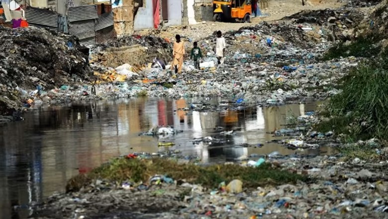 'Tortured' body of 25-year-old girl found in garbage dump in Karachi