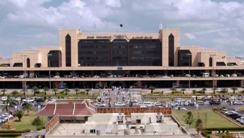 Authorities tighten entry protocol for Karachi airport visitors