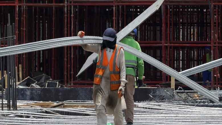 Is it true that 21,000 workers died building Saudi Arabia's the Line megaproject?