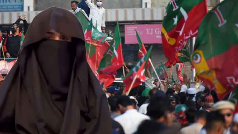 “Don’t stop march until Imran Khan is released,” Bushra Bibi urges PTI workers